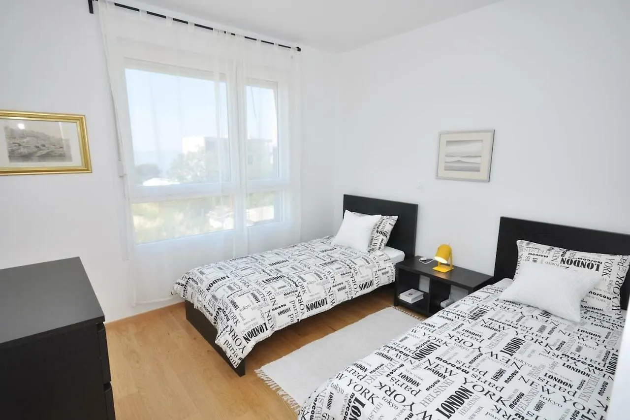 Apartment Carmen, Znjan, Split 0*,  Croatia